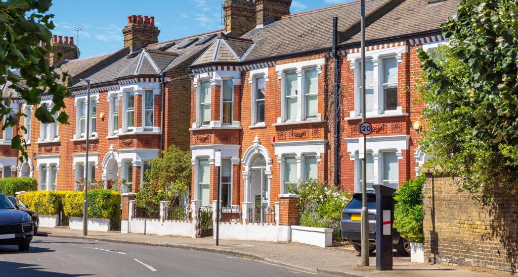 Traditional,Brick,Terraced,Houses,In,London.,England